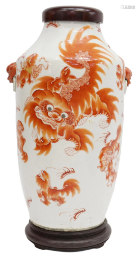 CHINESE IRON RED FOO LIONS PORCELAIN VASE