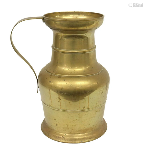 LARGE BRASS STRAP HANDLED PITCHER EWER, 17.75