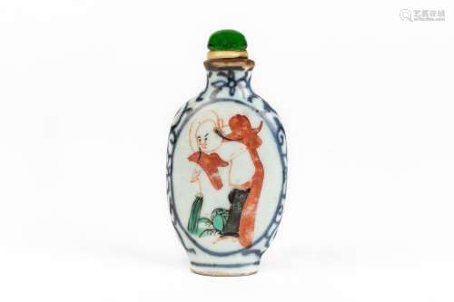CHINE, dynastie Qing (1644-1911).Flacon tabatière en porcela...