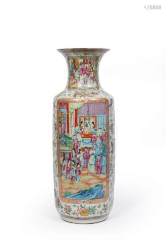 CHINE, Canton, XIXème siècle.Grand vase rouleau en porcelain...