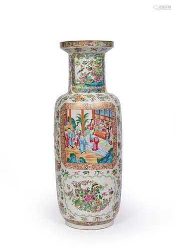 CHINE, Canton, XIXème siècle.Grand vase rouleau en porcelain...