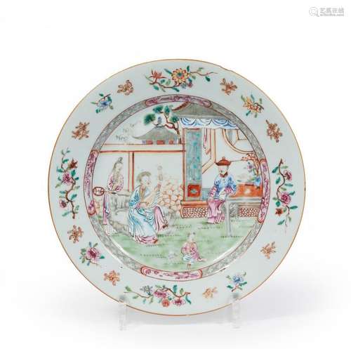 CHINE.Assiette en porcelaine à décor polychrome d'une femme ...