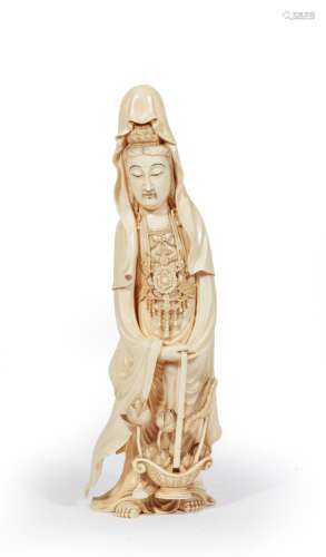 CHINE, premier quart du XXème siècle.Statuette en ivoire fig...
