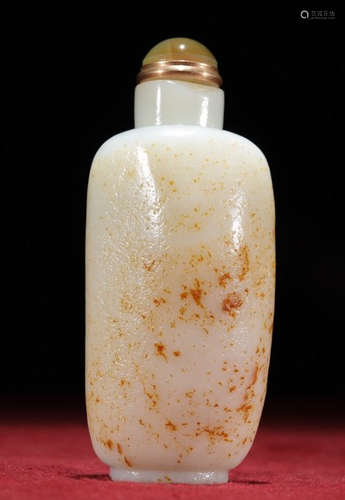 HETIAN JADE SEED CARVED SNUFF BOTTLE