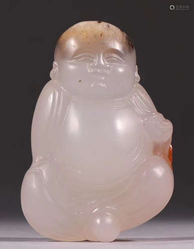 AGATE CARVED FIGURE SHAPED PENDANT