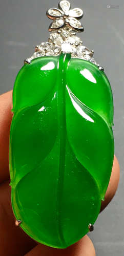 ICY GREEN JADEITE LEAF PENDANT