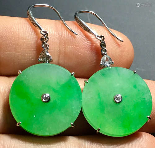 ICY GREEN JADEITE EARRING