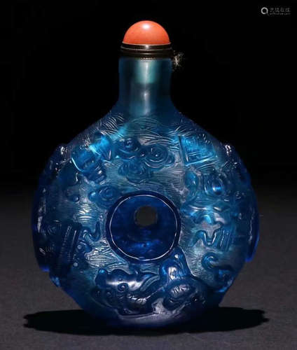 GLASS CARVED BOGU PATTERN SNUFF BOTTLE