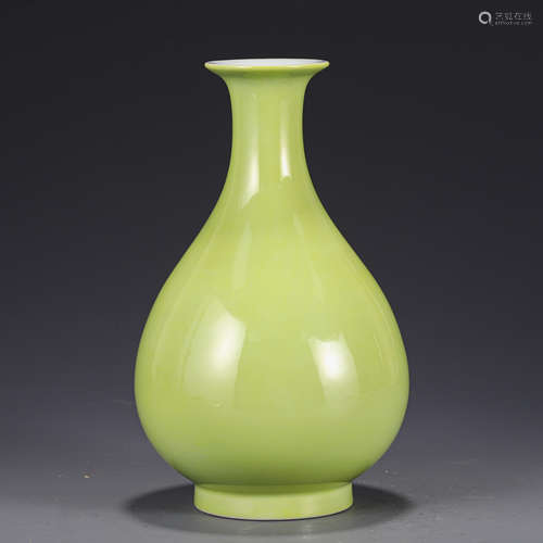 A MONOCHROME GLAZED YUHUCHUNPING VASE