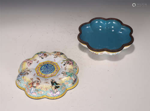 A CHINESE PAINTED ENAMEL BRONZE BOX AND COVER