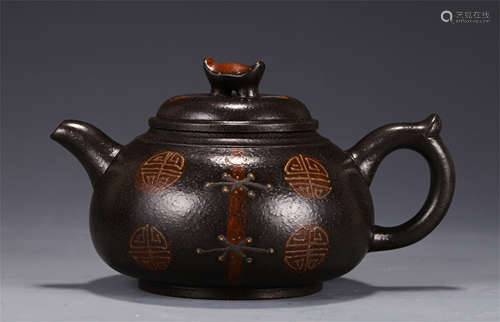 A CHINESE YIXING CLAZED TEA POT