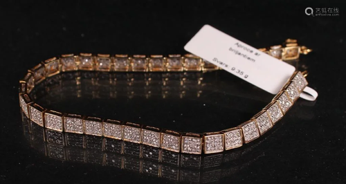 Gold bracelet with 180 natural diamonds