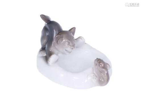 Porcelain ashtray 