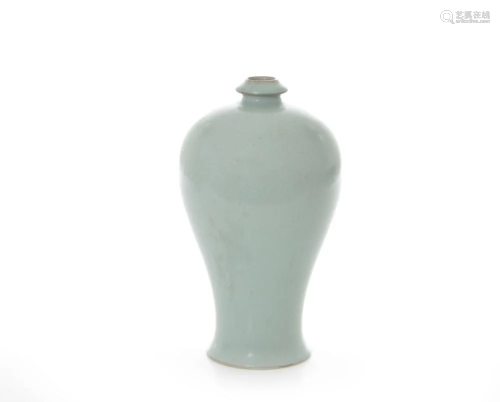 A Very Fine Ruyao Porcelain Vase