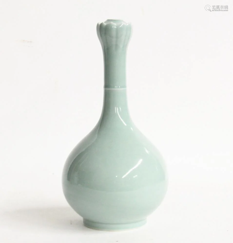 A Fine Chinese Green Glazed Vase