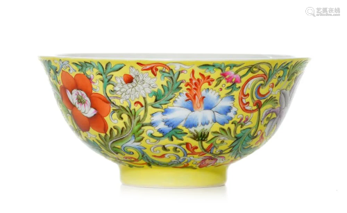 A Very Fine Falangcai-Style Porcelain Bowl