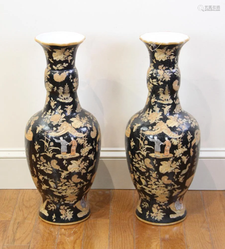 Chinese Famille Rose Vases Pair