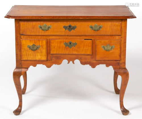 DELAWARE VALLEY QUEEN ANNE TIGER MAPLE DRESSING TABLE