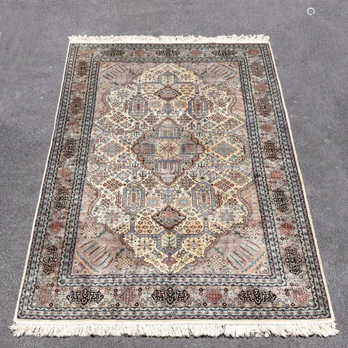 TABRIZ CARPET, 9' X 6'