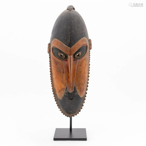 PAPUA NEW GUINEA ANCESTOR MASK ON STAND