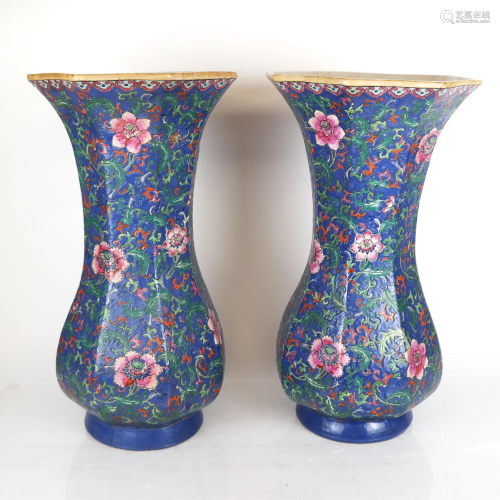 Pair Chinese Porcelain Decorated Vases