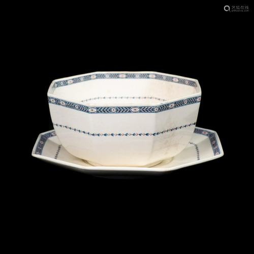 Boston Wedgwood Etruria Porcelain Bowl and Tray Set