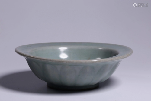 Ming Dynasty Longquan Celadon Ware 'Fish' Slop bowl