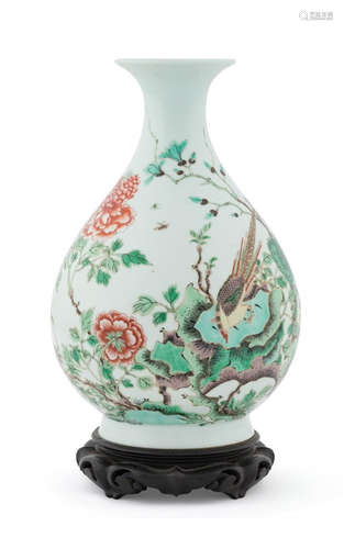 WUCAI GLAZE FLOWER PATTERN VASE