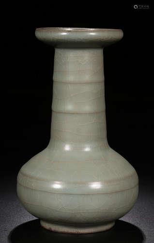 GUAN YAO GLAZE LONG NECK VASE