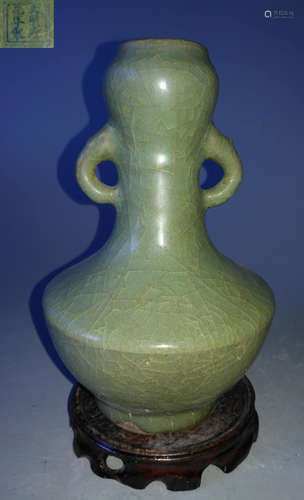 CHENGHUA MARK FANGGUAN GLAZE VASE