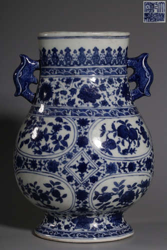 QIANLONG MARK BLUE&WHITE GLAZE VASE