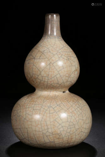 GE YAO GLAZE GOURD SHAPE VASE