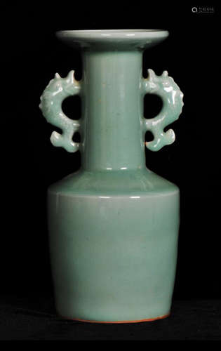 LONGQUAN YAO GREEN GLAZE VASE