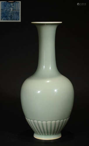 QIANLONG MARK PINK&GREEN GLAZE VASE