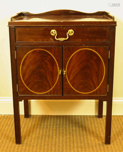 MAHOGANY CHIPPENDALE CHEST