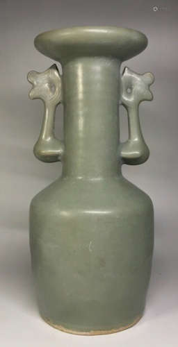 LONGQUAN YAO GREEN GLAZE VASE