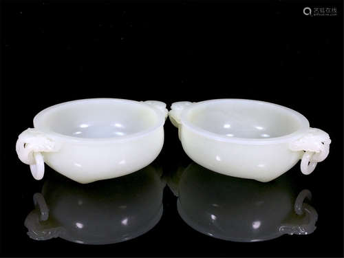 A PAIR OF CHINESE CARVED HETIAN JADE BRUSH WASHERS