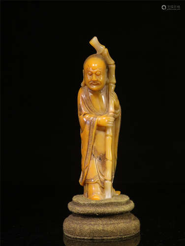 A CHINESE CARVED SHOUSHAN STONE FIGURE OF LUOHAN