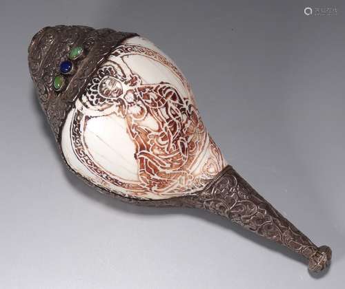 A SLIVER INLAID TREASURE EMBEDDED CONCH