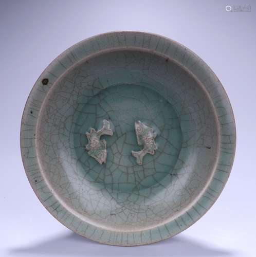 A LONGQUAN KILN FISH PATTERN WASHER 