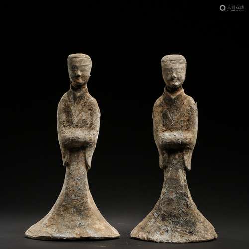 A PAIR OF STONE FEMALE FIGURE