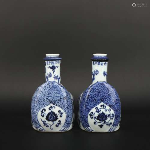 A pair of blue and white 'dragon' candlestick
