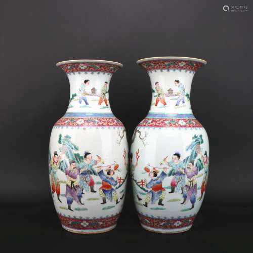 A pair of Tong zhi cai 'figure' vase