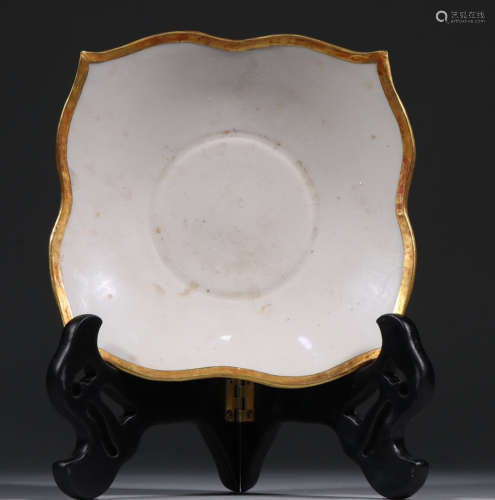 DING YAO WHITE PORCELAIN WITH GOLD PLATE