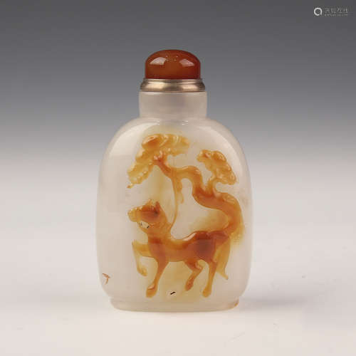 Agate Clever Color Carved Horse Snuff Bottle