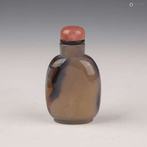 Agate Clever Color Carved Snuff Bottle