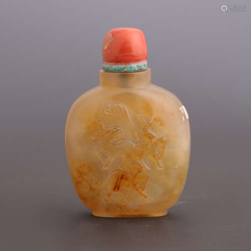 Agate Clever Color Carved Snuff Bottle