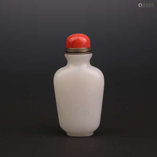 A White Jade Round Shape Snuff Bottle