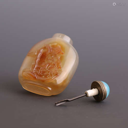 Agate Clever Color Carved Snuff Bottle