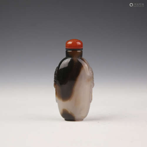 Agate Clever Color Carved Snuff Bottle